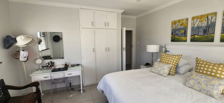 6 Bedroom Property for Sale in Fraaiuitsig Western Cape